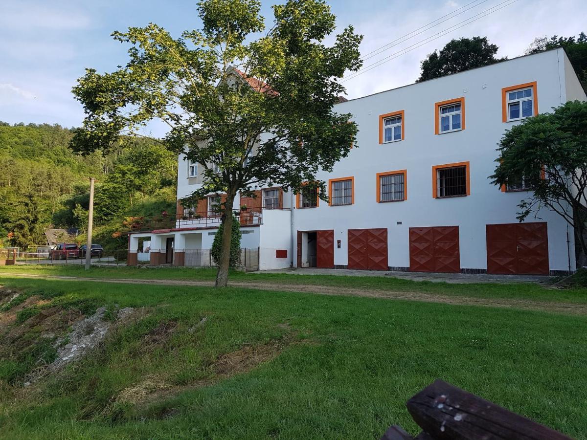 Penzion Na Pracharne Kladruby  Dış mekan fotoğraf